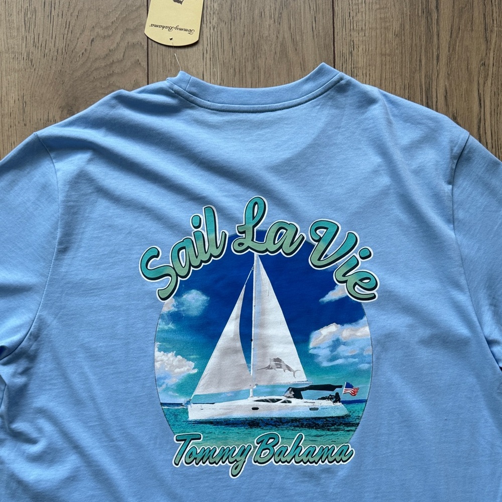 NWT Tommy Bahama Light Blue Sail La Vie T-Shirt Men’s Medium